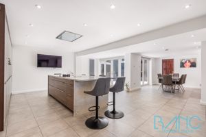 Photo 17- click for photo gallery